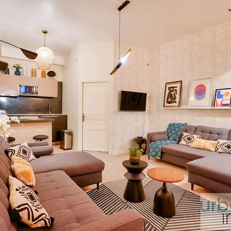 33 - Flat Av Des Champs-elysees Apartment *